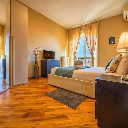 Sunny & Updated Flat With Panoramic View 50m From M4 Stop * Milan