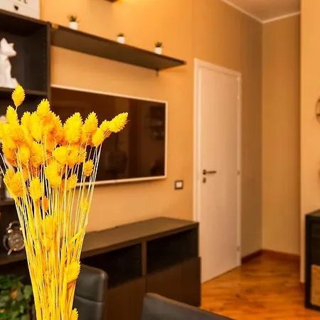 Sunny & Updated Flat With Panoramic View 50m From M4 Stop * Milan
