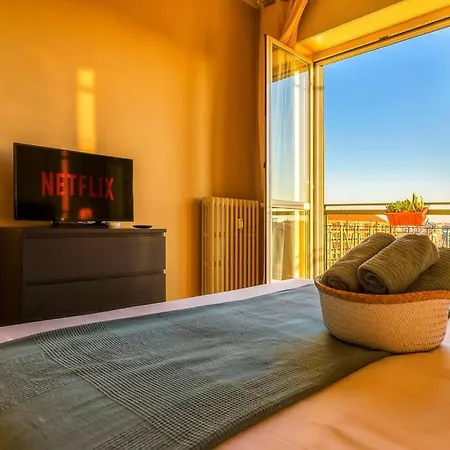 Sunny & Updated Flat With Panoramic View 50m From M4 Stop Apartment Milan