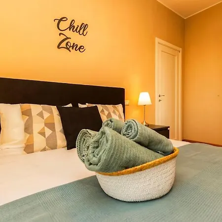 Sunny & Updated Flat With Panoramic View 50m From M4 Stop Appartement